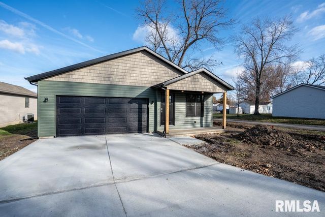 1801 W ADAMS Street, Herrin, IL 62948