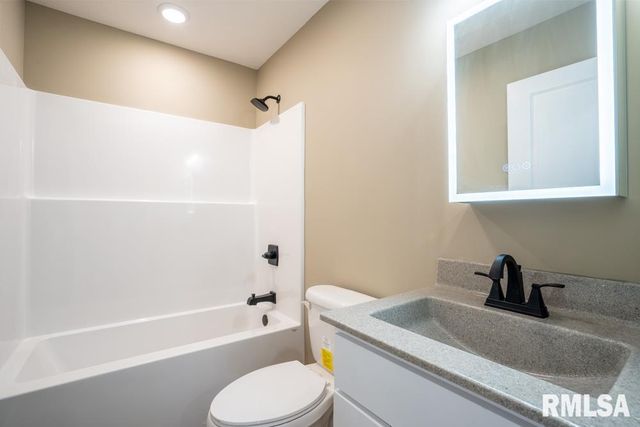 1801 W ADAMS Street, Herrin, IL 62948