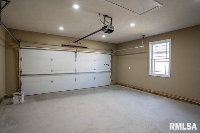 1801 W ADAMS Street, Herrin, IL 62948