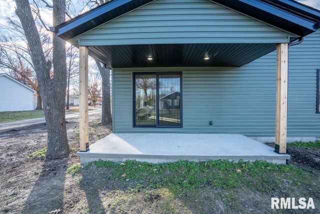 1801 W ADAMS Street, Herrin, IL 62948