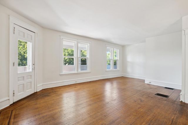 2447 Colfax Avenue S, Minneapolis, MN 55405