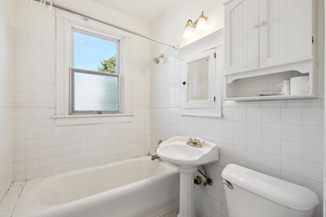2447 Colfax Avenue S, Minneapolis, MN 55405