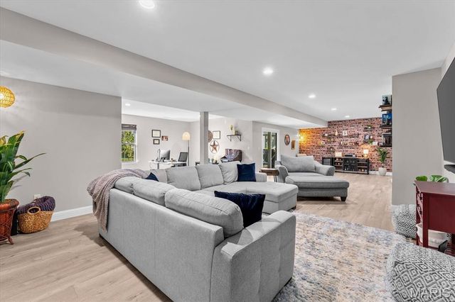 224 Meridian Oaks Drive, Glen Carbon, IL 62034