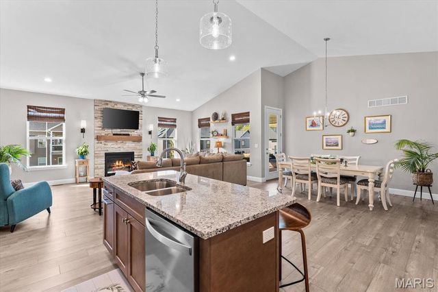 224 Meridian Oaks Drive, Glen Carbon, IL 62034