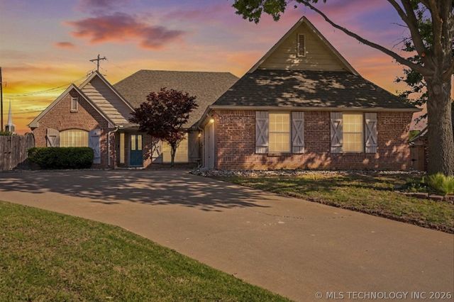9216 N 130th East Court, Owasso, OK 74055