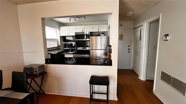 1990 Marseille Dr 407, Miami Beach, FL 33141