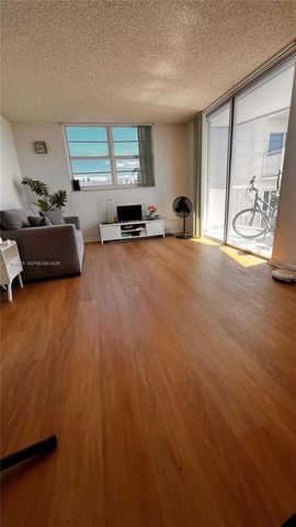 1990 Marseille Dr 407, Miami Beach, FL 33141