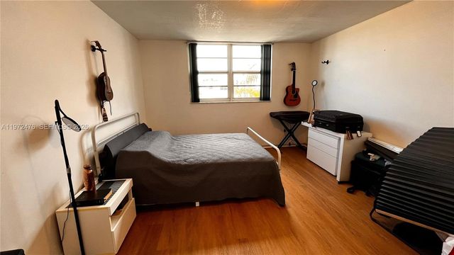 1990 Marseille Dr 407, Miami Beach, FL 33141