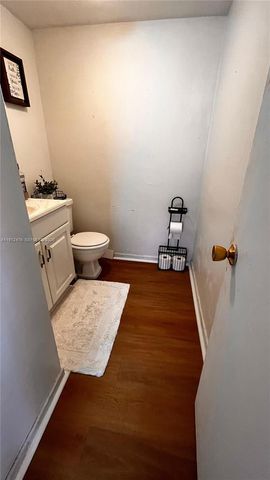 1990 Marseille Dr 407, Miami Beach, FL 33141