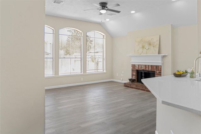 1415 Amber Knoll Court, Houston, TX 77062