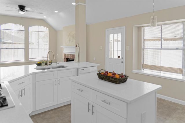 1415 Amber Knoll Court, Houston, TX 77062