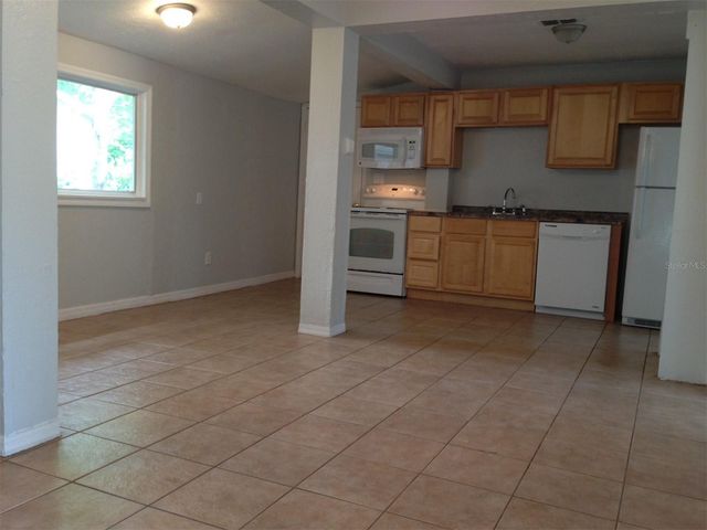 1328 CLOVERLAWN AVENUE B, Orlando, FL 32806