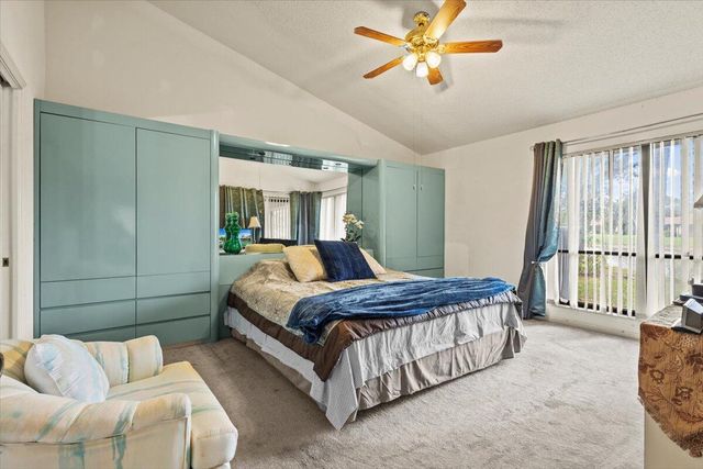 6691 S Pine Court, West Palm Beach, FL 33418