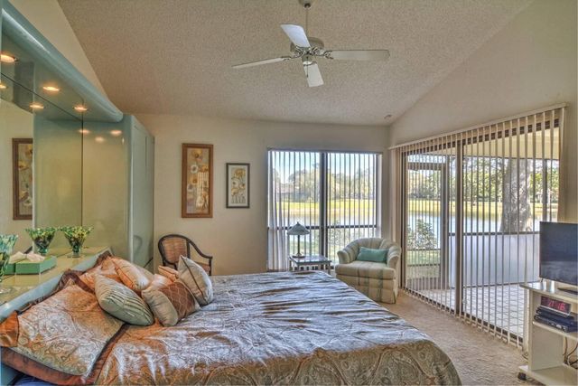 6691 S Pine Court, West Palm Beach, FL 33418