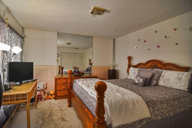 6691 S Pine Court, West Palm Beach, FL 33418