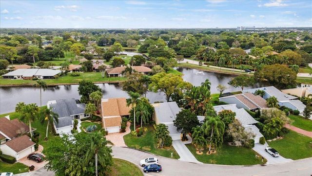 6691 S Pine Court, West Palm Beach, FL 33418