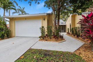 6691 S Pine Court, West Palm Beach, FL 33418
