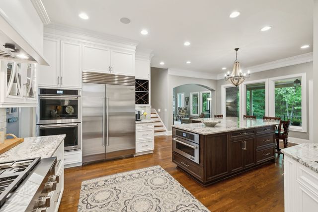 1075 Natchez Valley Ln, Franklin, TN 37064