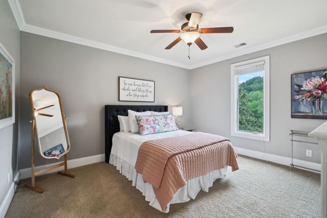 1075 Natchez Valley Ln, Franklin, TN 37064