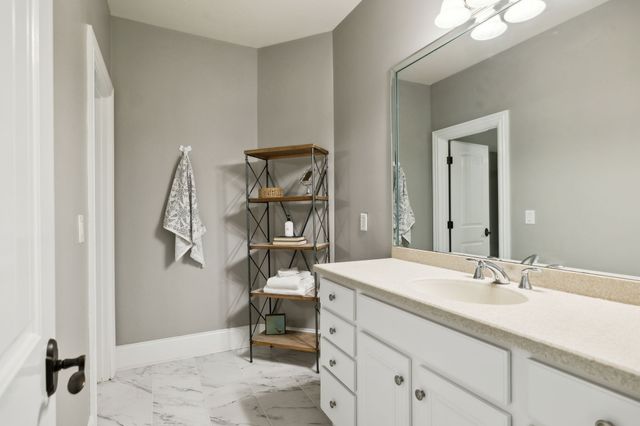 1075 Natchez Valley Ln, Franklin, TN 37064