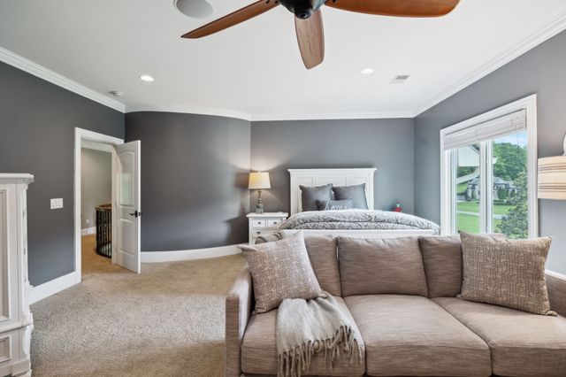 1075 Natchez Valley Ln, Franklin, TN 37064