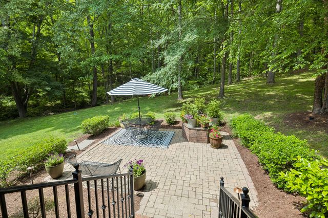 1075 Natchez Valley Ln, Franklin, TN 37064