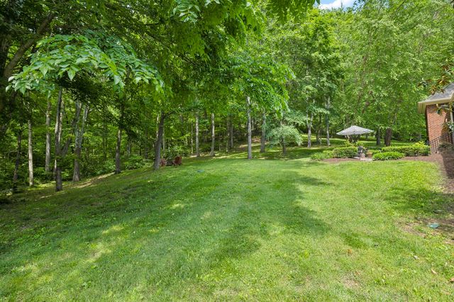 1075 Natchez Valley Ln, Franklin, TN 37064