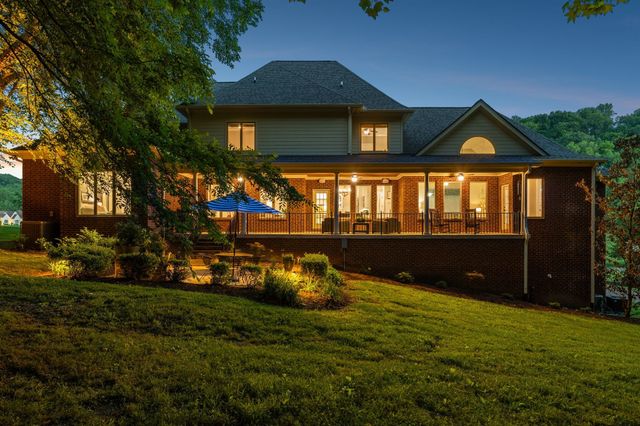 1075 Natchez Valley Ln, Franklin, TN 37064