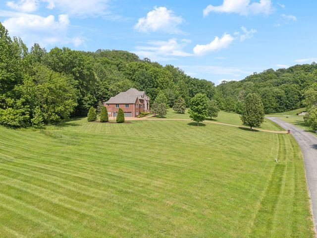 1075 Natchez Valley Ln, Franklin, TN 37064