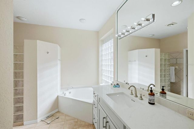 7304 SAINT GEORGES WAY, University Park, FL 34201