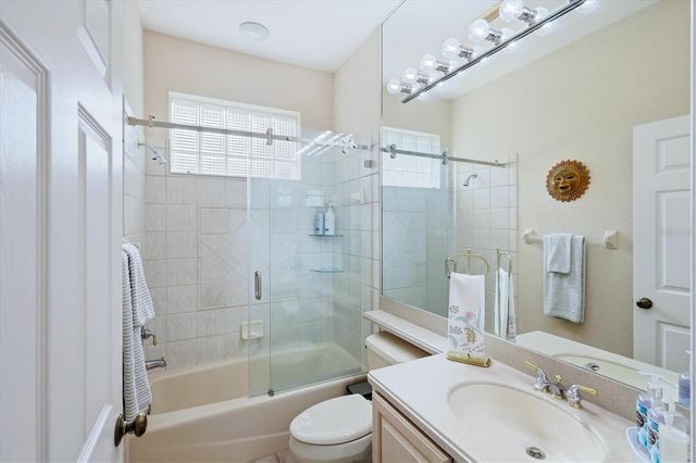 7304 SAINT GEORGES WAY, University Park, FL 34201