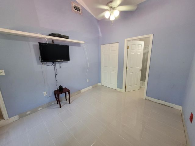 1060 NE 122nd Street, North Miami, FL 33161