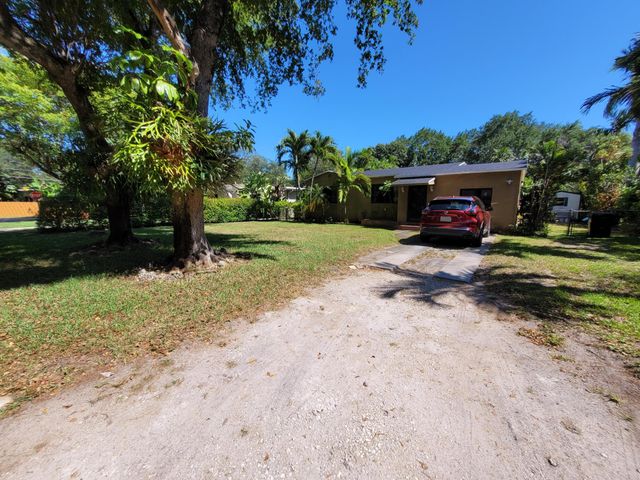 1060 NE 122nd Street, North Miami, FL 33161