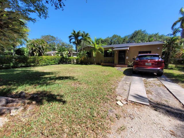 1060 NE 122nd Street, North Miami, FL 33161