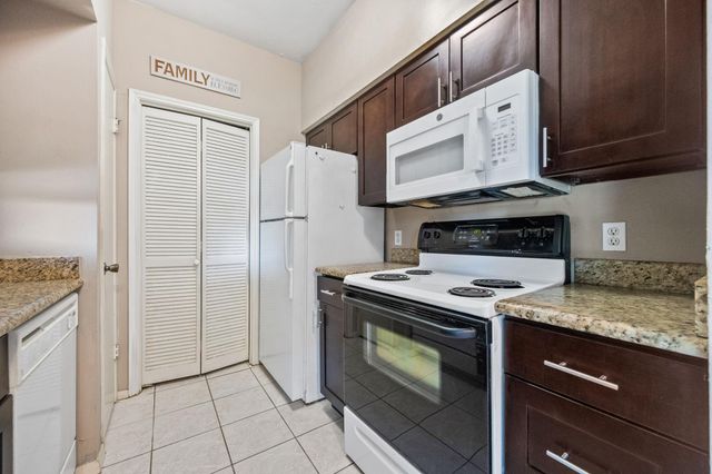 6500 Harbor Town Drive 2808, Houston, TX 77036