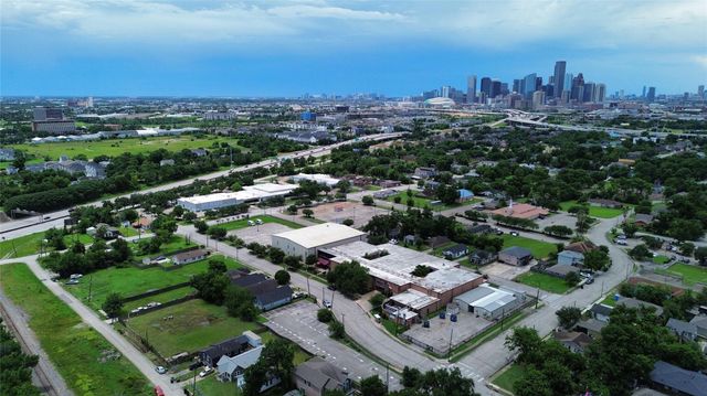 1501 Featherstone Street, Houston, TX 77020