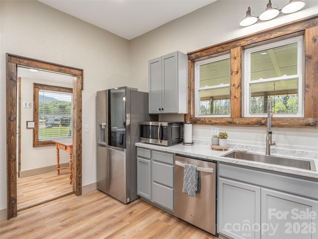 274 Charles Street, Clyde, NC 28721