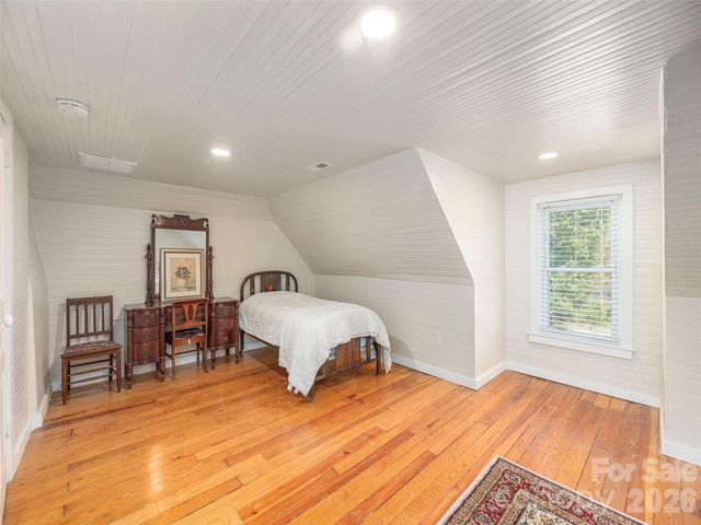 274 Charles Street, Clyde, NC 28721