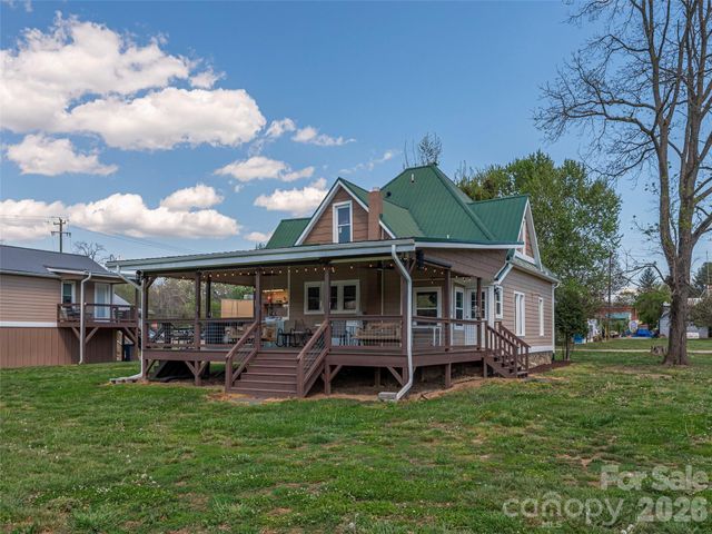 274 Charles Street, Clyde, NC 28721