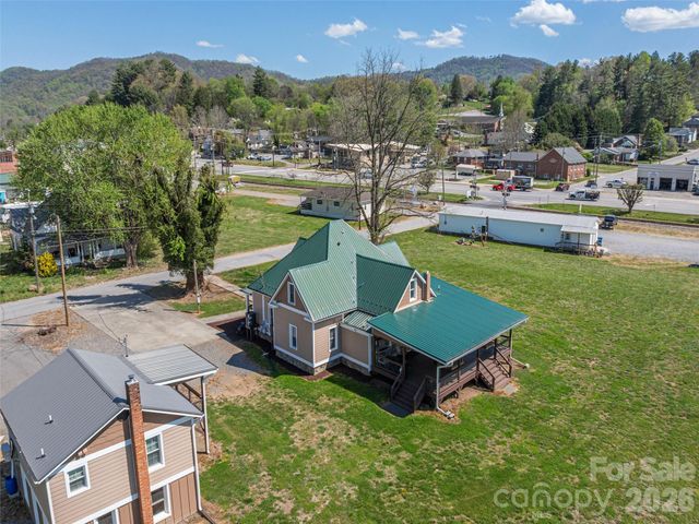 274 Charles Street, Clyde, NC 28721