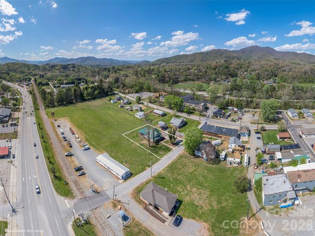 274 Charles Street, Clyde, NC 28721