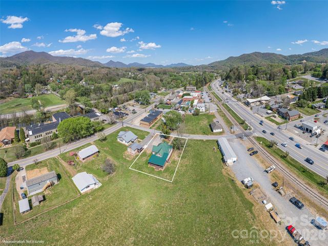 274 Charles Street, Clyde, NC 28721