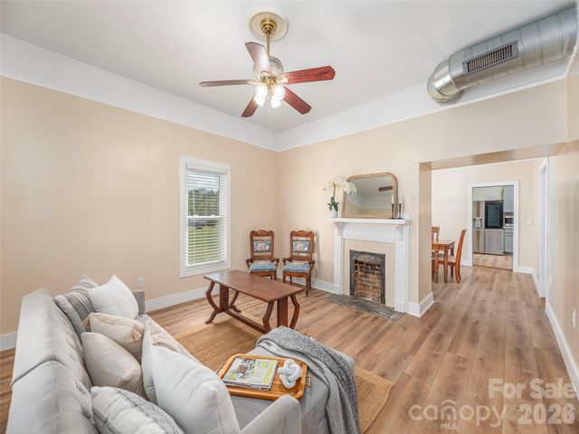 274 Charles Street, Clyde, NC 28721