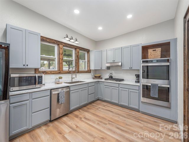 274 Charles Street, Clyde, NC 28721
