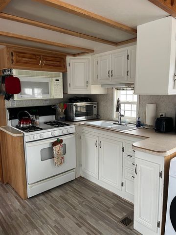 3 Dudley Court, Somersworth, NH 03878