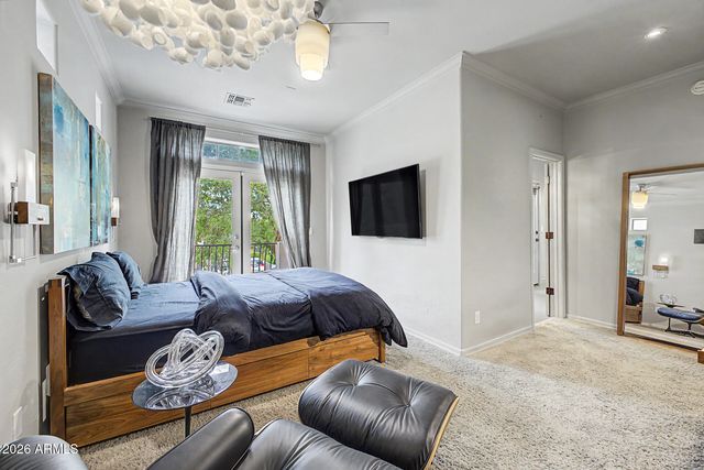 2847 E PINCHOT Avenue, Phoenix, AZ 85016