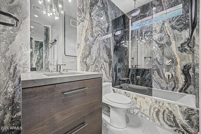 2847 E PINCHOT Avenue, Phoenix, AZ 85016