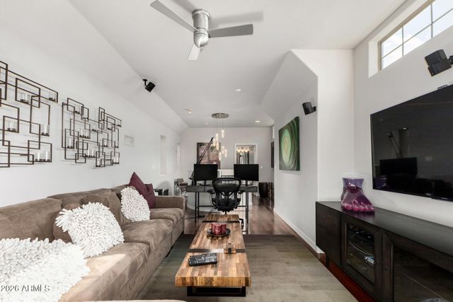 2847 E PINCHOT Avenue, Phoenix, AZ 85016