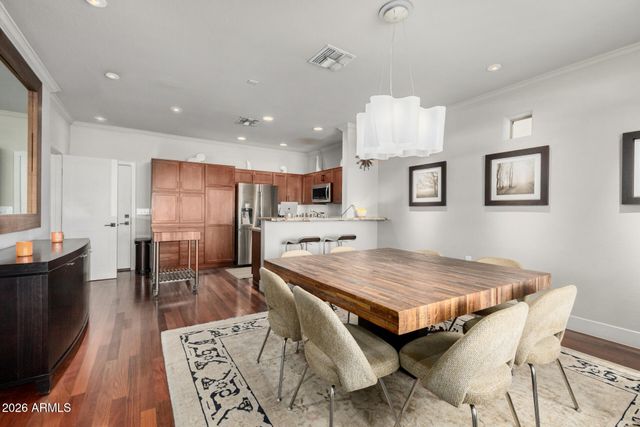 2847 E PINCHOT Avenue, Phoenix, AZ 85016