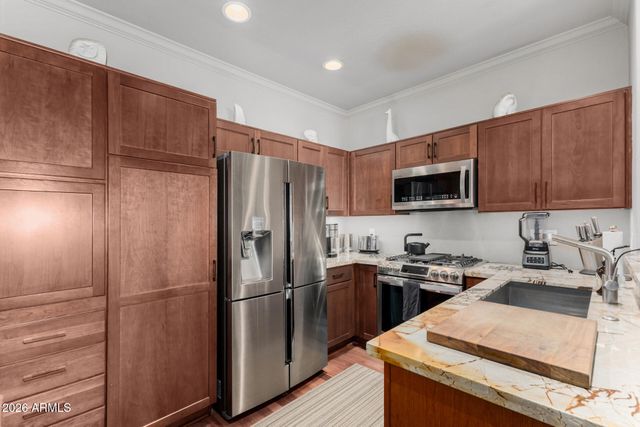 2847 E PINCHOT Avenue, Phoenix, AZ 85016